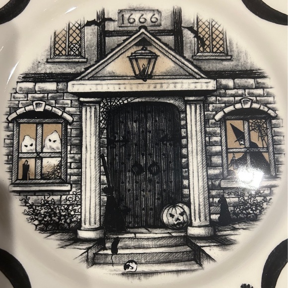 ROYAL STAFFORD 11in Ceramic Haunted House Dinner Plate - Picture 4 of 5